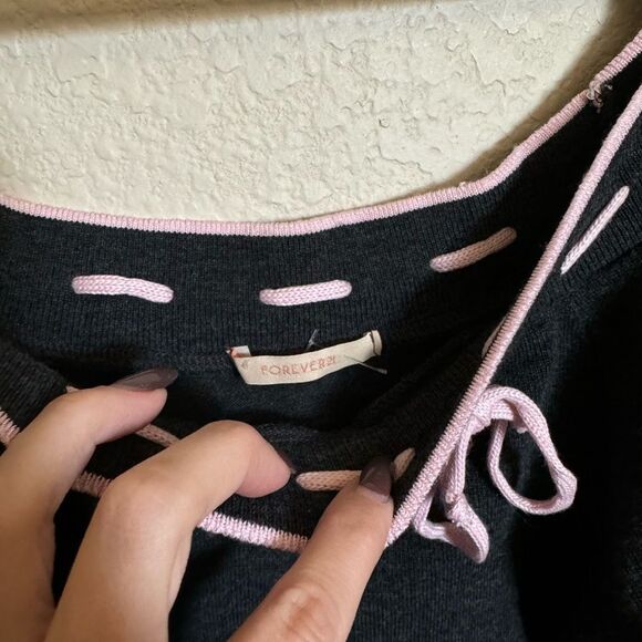 Vintage Y2K Forever 21 Off-Shoulder Lace Trim Tie Knit Sweater Top Sz S Coquette - Picture 4 of 6